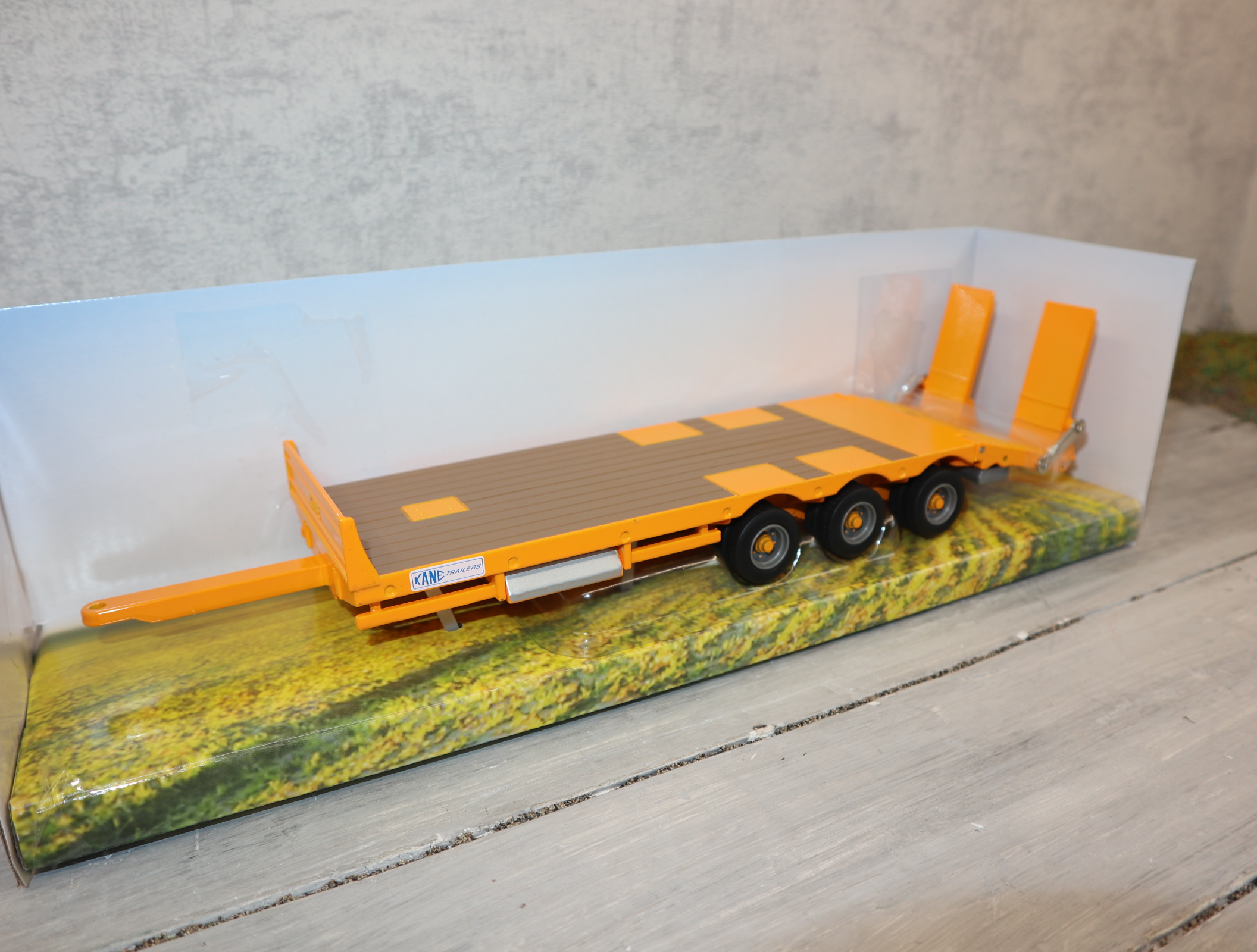 Britains 43254 in 1:32 KANE Tieflader 3-Achser in gelb in OVP