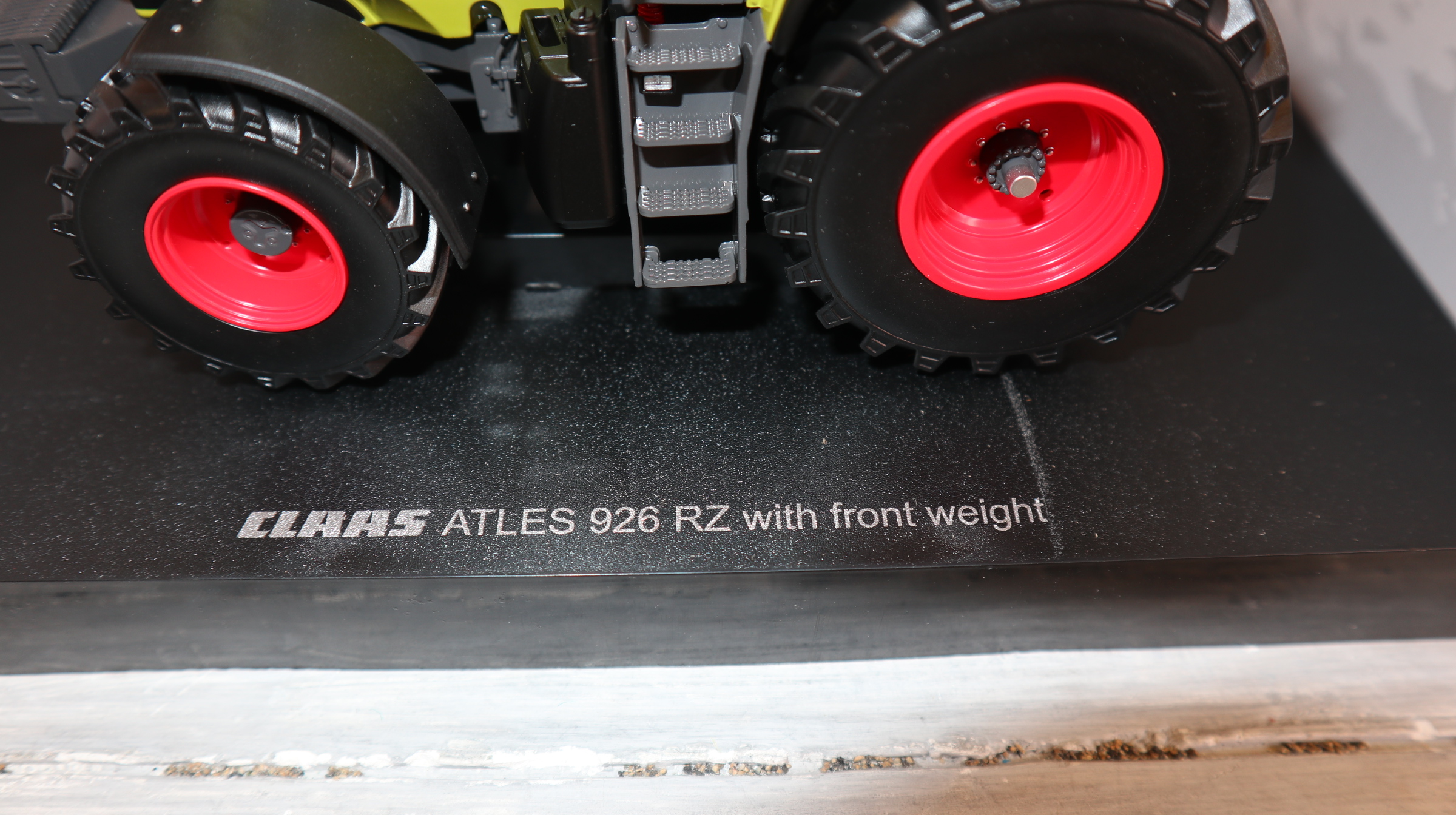 Universal Hobbies UH 6704 in 1:32, Claas Atles 926 RZ Frontgewicht,  NEU in OVP