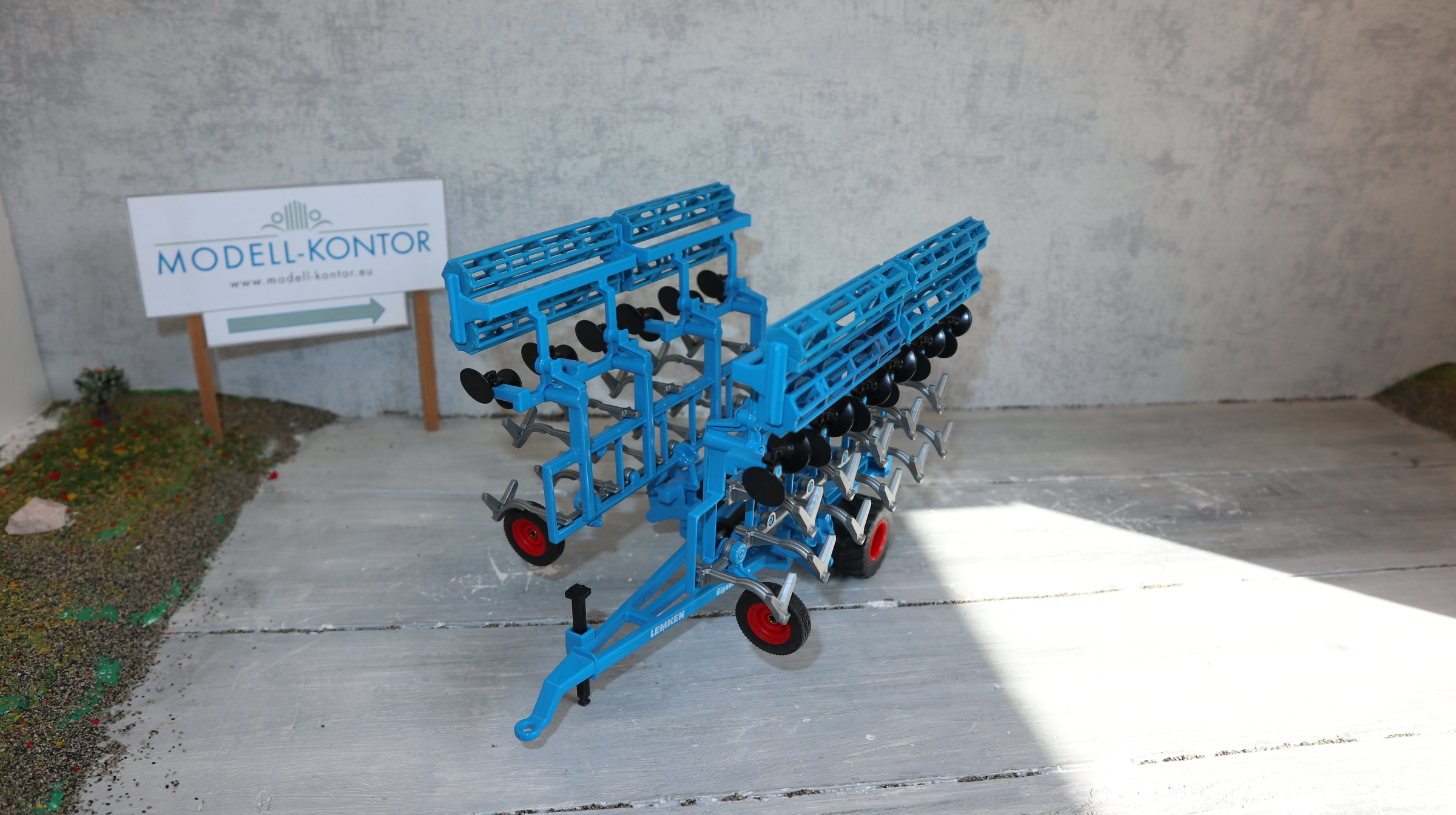 Siku 2054 in 1:32,  Scheibengrubber LEMKEN Gigant, NEU in OVP