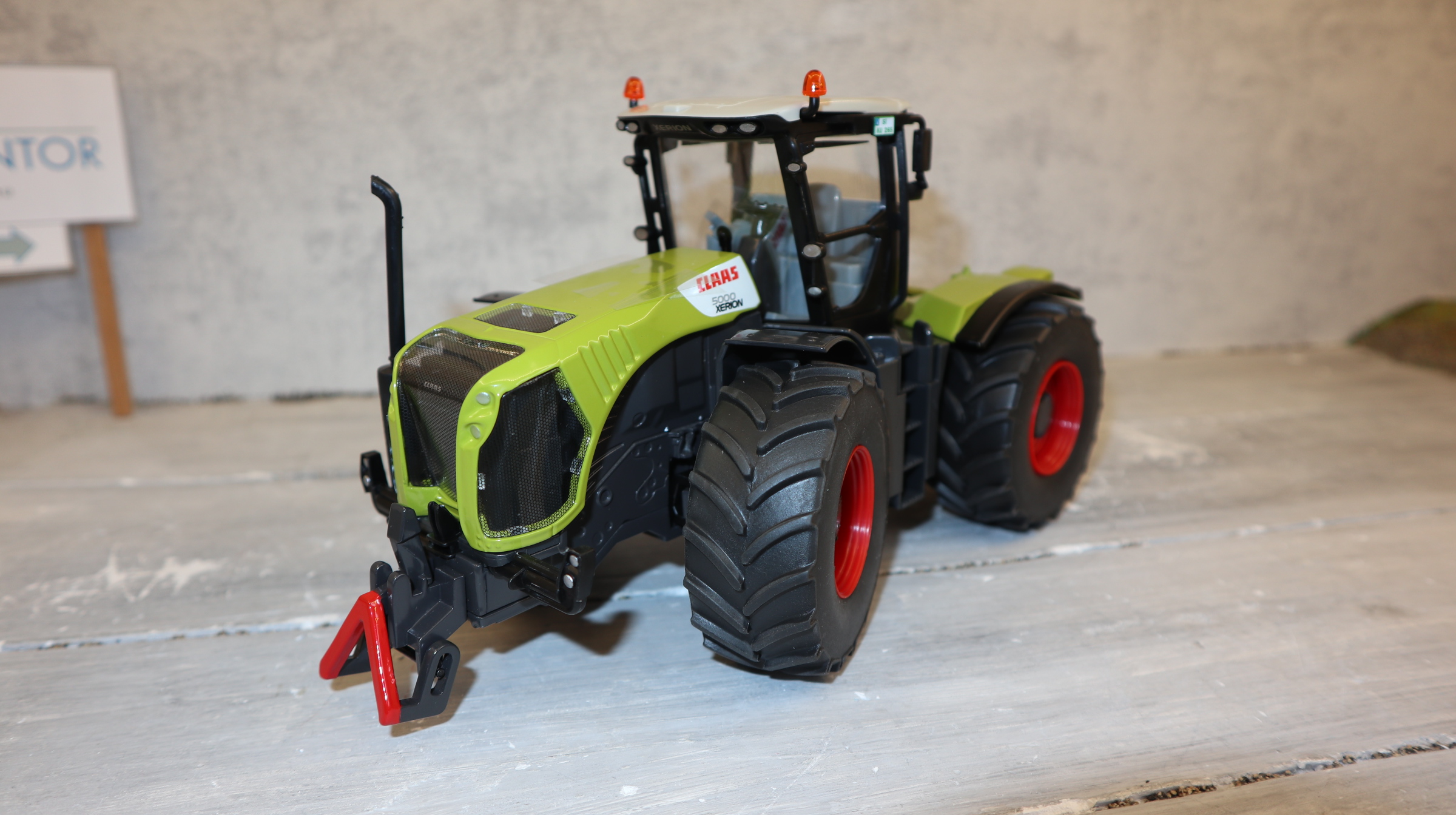 Siku 3271 in 1:32, Claas Xerion 5000,  NEU in OVP
