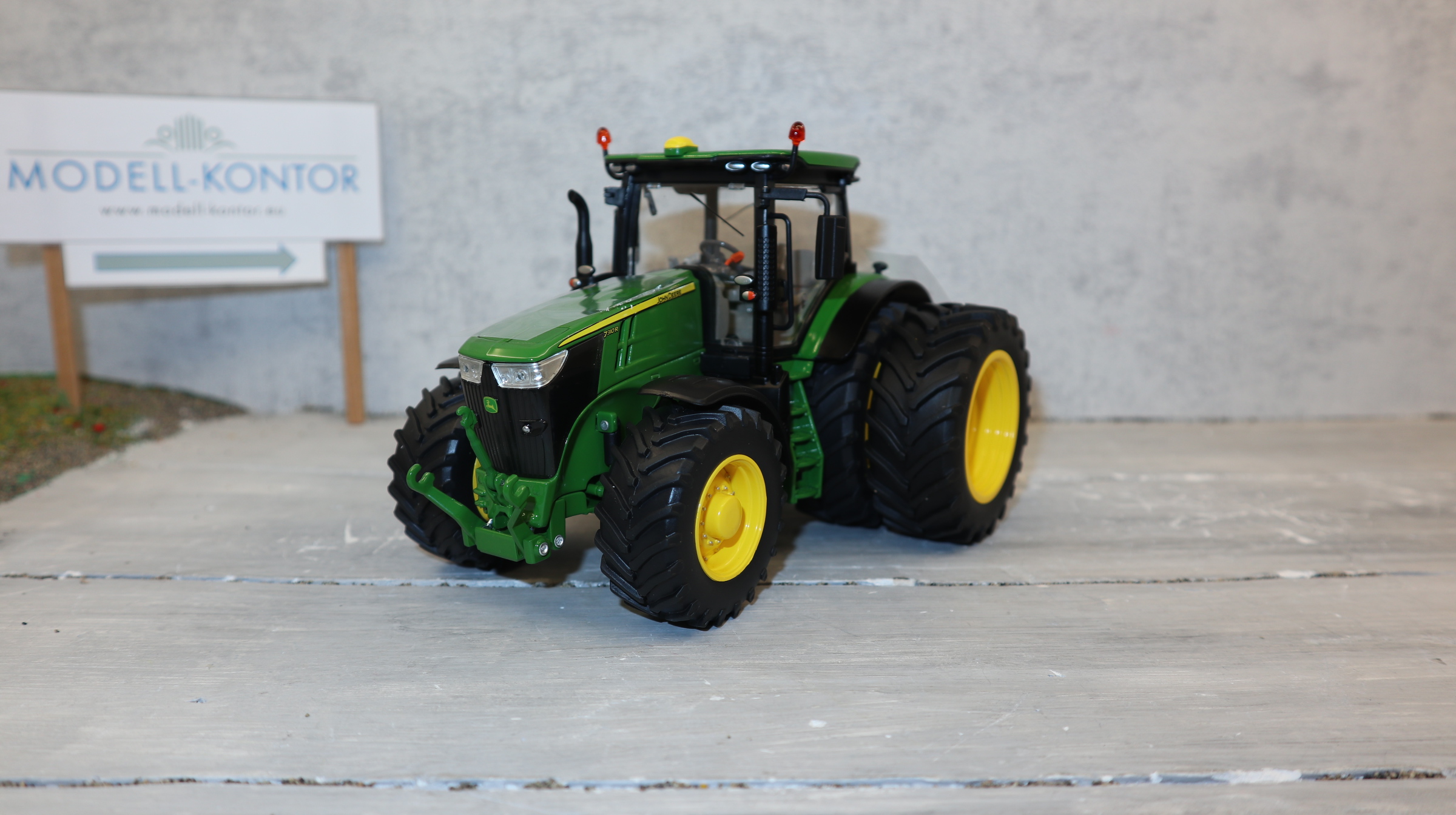 WIKING 077846 in 1:32 John Deere 7310R mit Zwillingreifen an HA, NEU in OVP