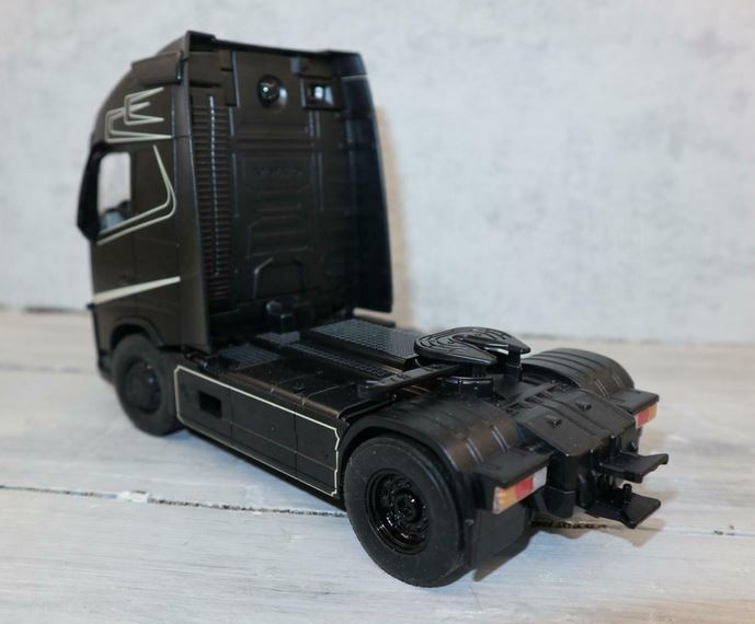 Siku 6731 in 1:32, Control VOLVO FH 16 Schwarz,  Neu in OVP