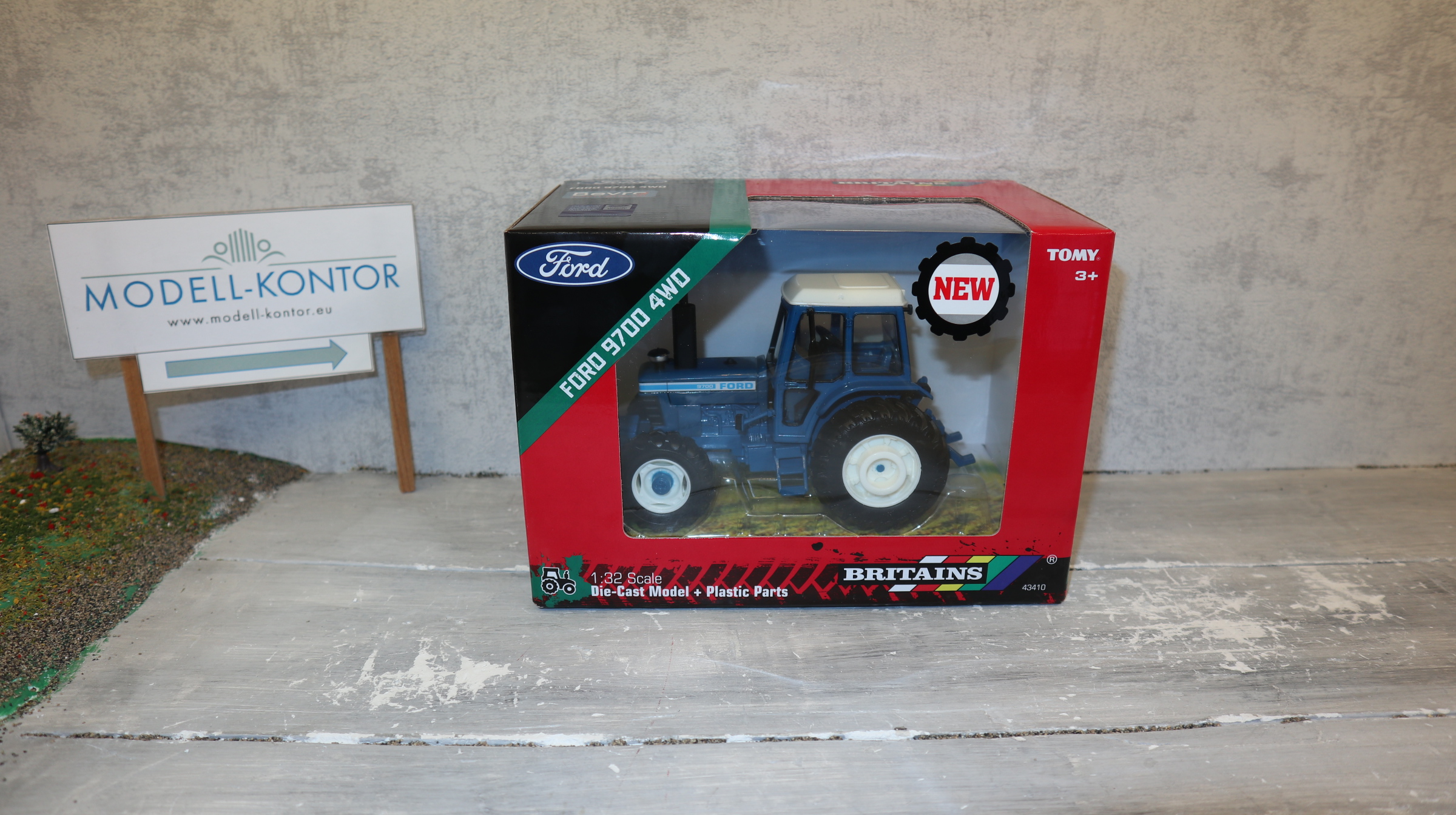 Britains 43410 in 1:32,  Ford 9700 4WD BLAU, nur 1851 Modelle, NEU in OVP