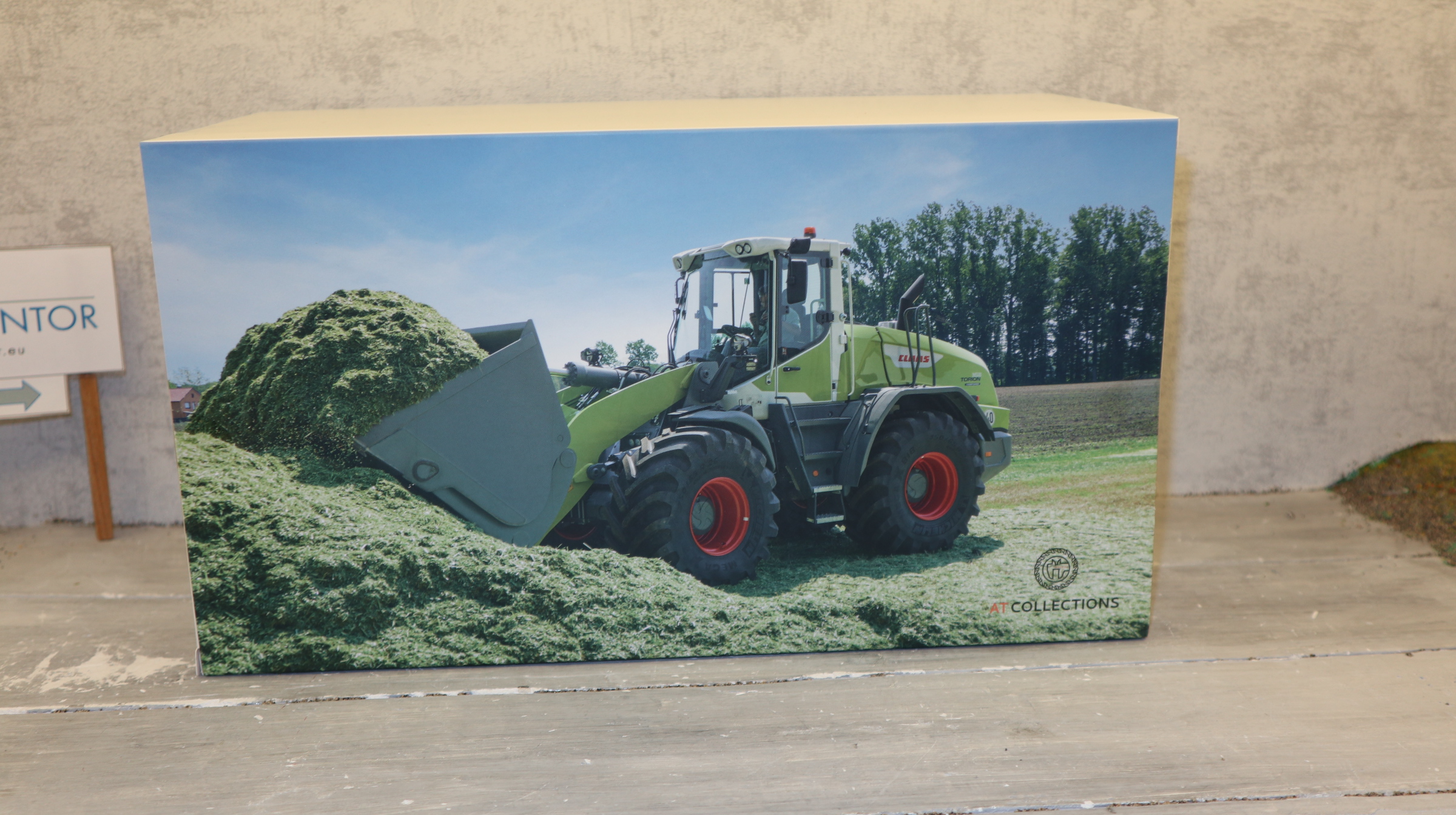 AT Collections 3200201 in 1:32, Claas Torion 1611 Radlader NEU in OVP