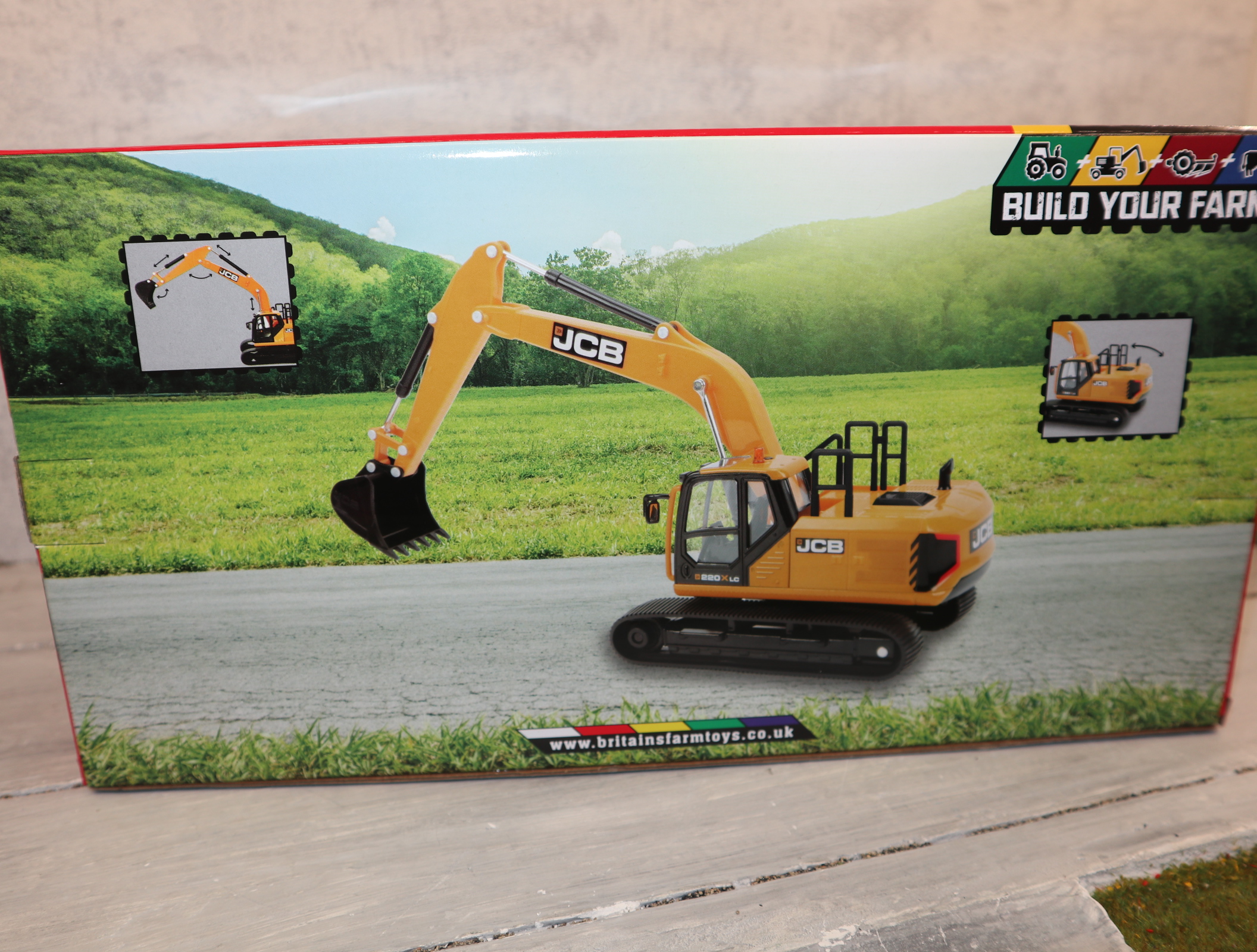 Britains 43211 in 1:32,  Kettenbagger JCB 220XLC , NEU in OVP