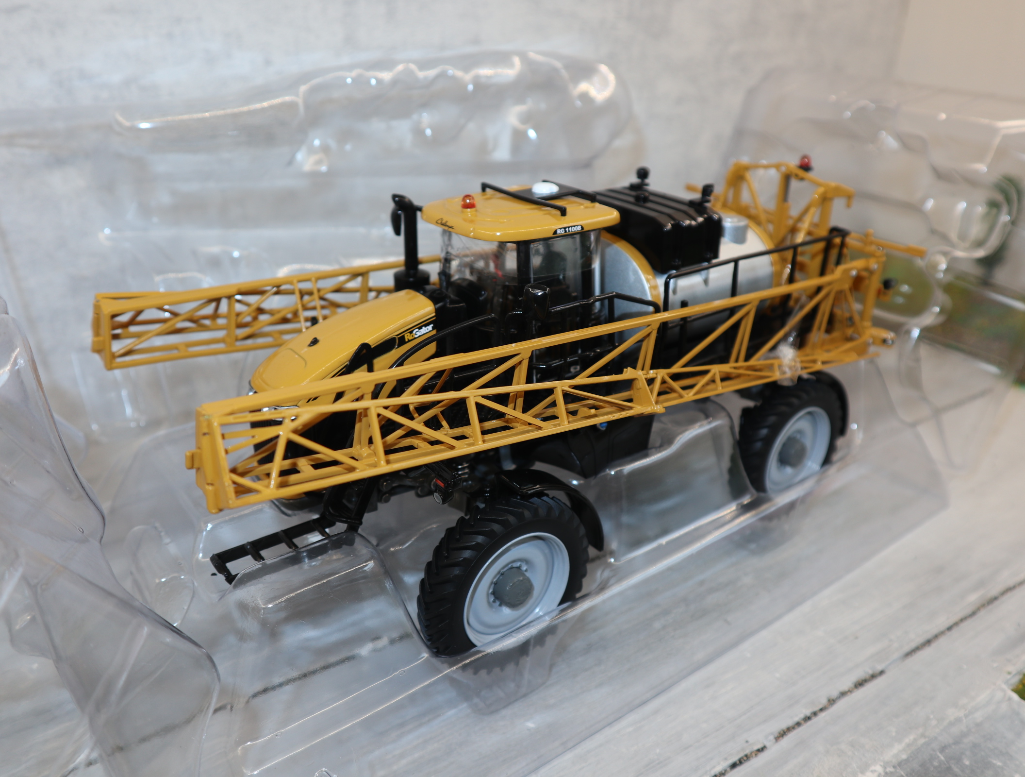 USK 10623 RoGator RG1100B selbstfahrende Feldspritze