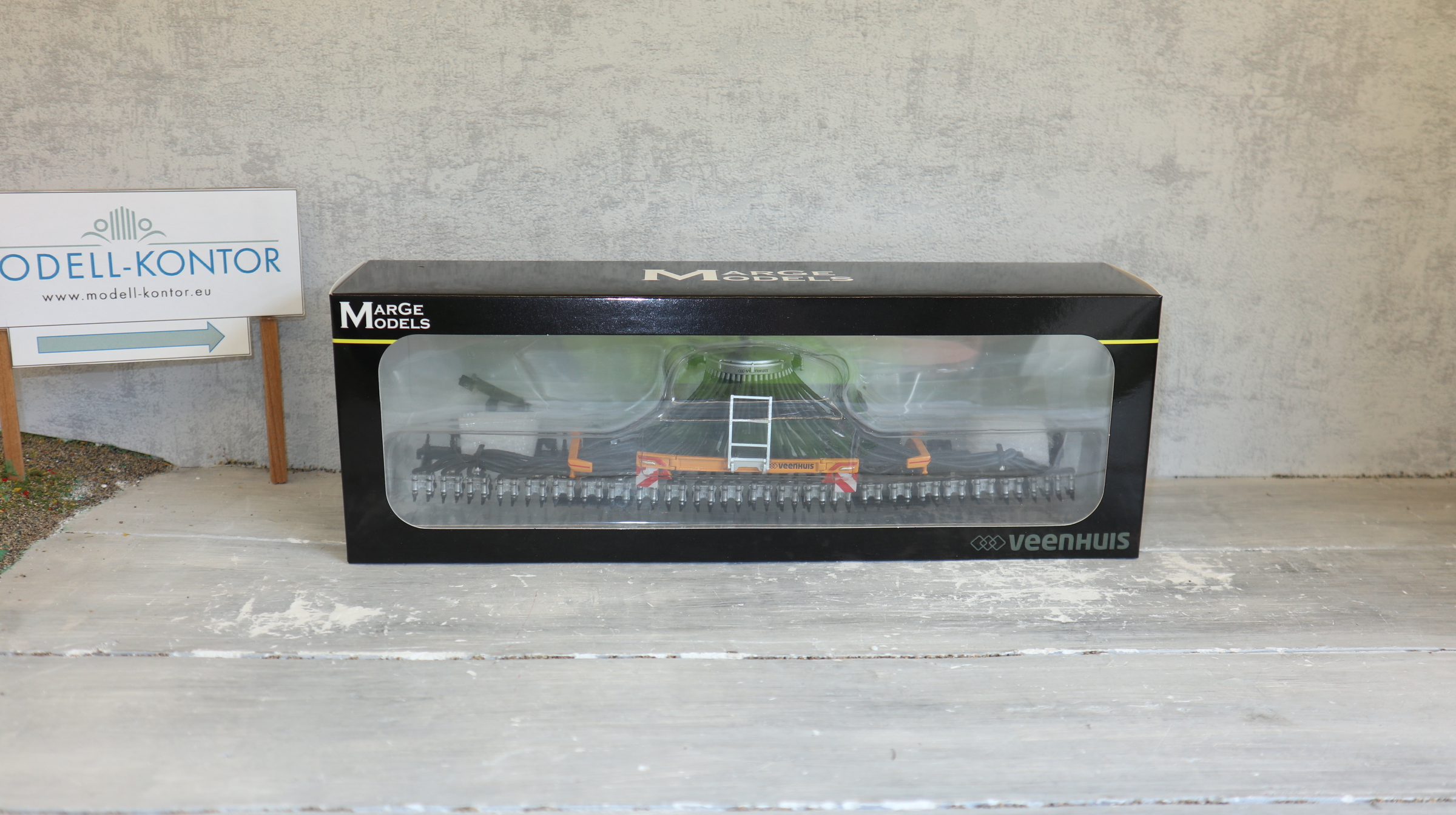 MarGe 2427 in 1:32, Veenhuis Gülle Injector X900 Pro, NEU in OVP