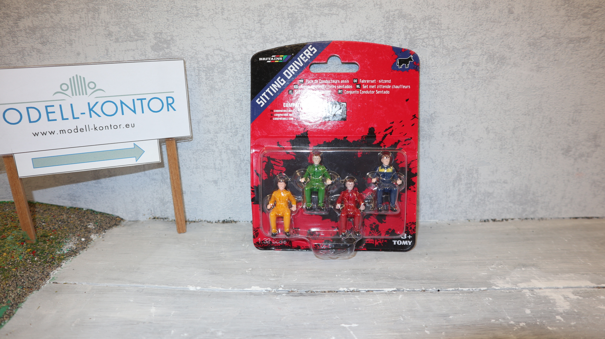 Britains 43203 in 1:32,  4 Stück Treckerfahrer, NEU in OVP