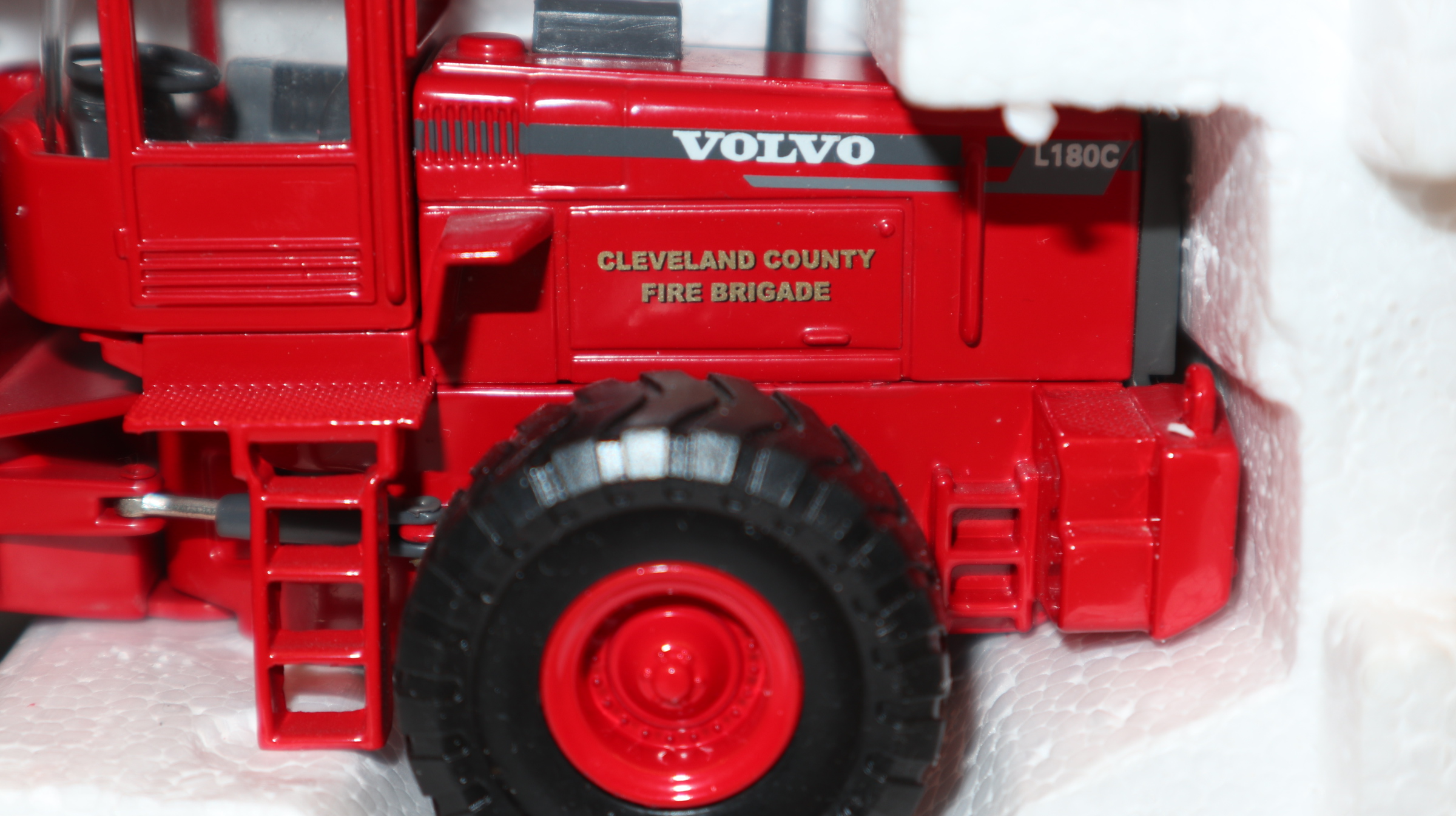 Volvo 1:50,  L180C Radlader Sondermodell "Fire Brigade Cleveland Country"