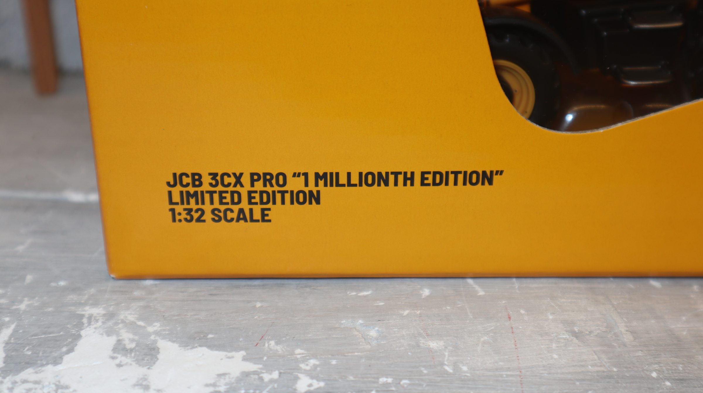 Britains 43411 in 1:32, JCB 3CX Pro "1-Million-Edition", NEU in OVP