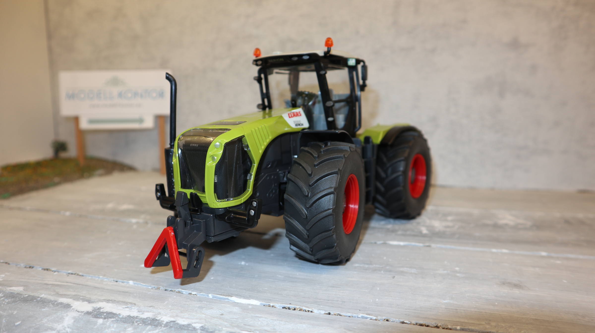 Siku 3271 in 1:32, Claas Xerion 5000,  NEU in OVP