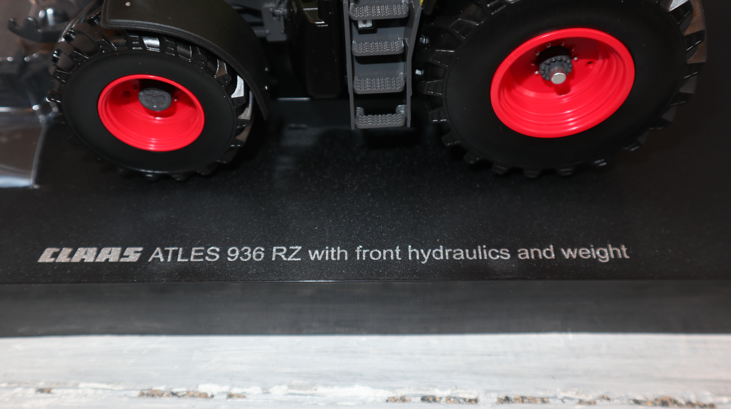 Universal Hobbies UH 02678510 in 1:32, Claas ATLES 936 RZ, NEU in OVP