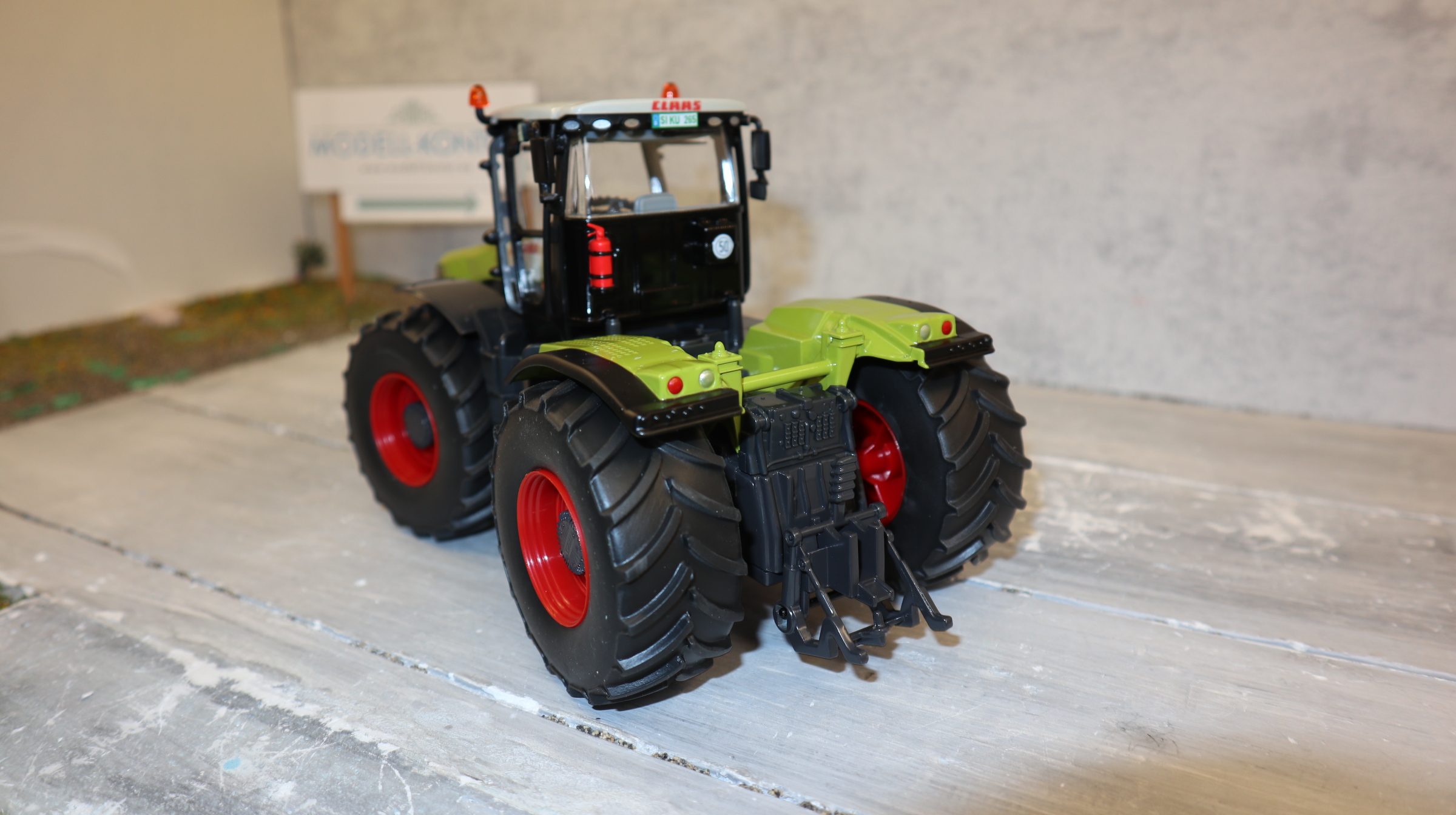 Siku 3271 in 1:32, Claas Xerion 5000,  NEU in OVP